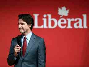 Le premier ministre Justin Trudeau prononce une allocution lors de l'événement des Fêtes du Club Laurier, un événement pour les partisans du Parti libéral du Canada, à Gatineau, au Québec, le jeudi 15 décembre 2022. LA PRESSE CANADIENNE/Justin Tang