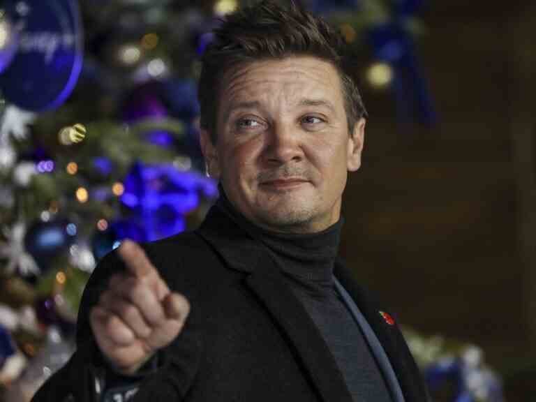 Jeremy Renner « critique » mais stable après un accident de chasse-neige