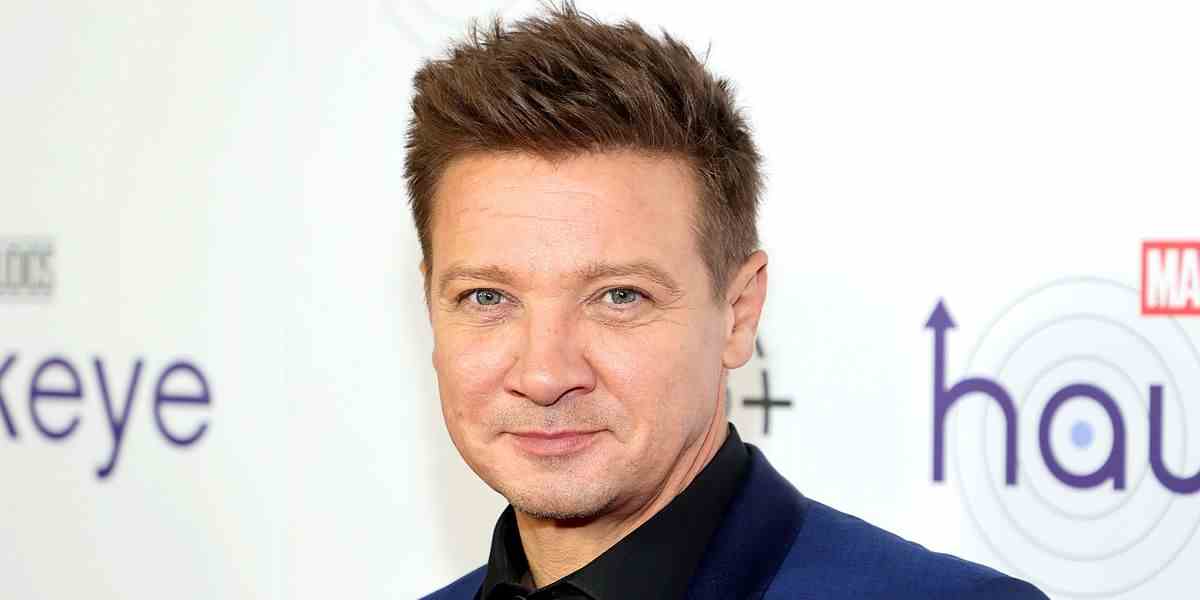 Jeremy Renner de Marvel dans 