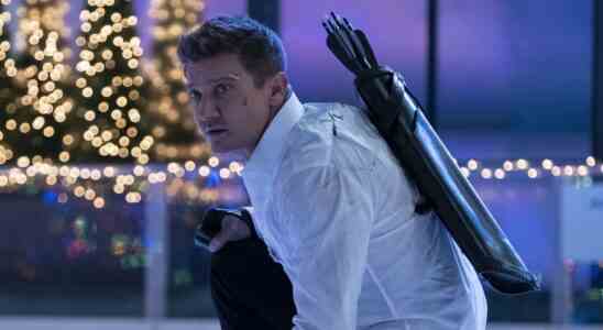 Jeremy Renner est maintenant sorti de chirurgie pour des blessures à la poitrine et orthopédiques à la suite d'un accident de chasse-neige