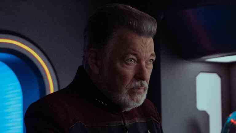 Jonathan Frakes de Star Trek partage des réflexions directes sur les raisons pour lesquelles l'avenir de la franchise passe par la télévision plutôt que par les films
