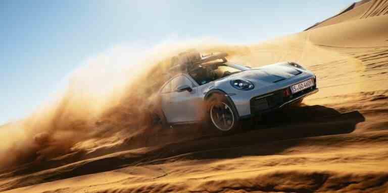 La Porsche 911 Dakar 2023 est un plaisir fou de rire dans le sable