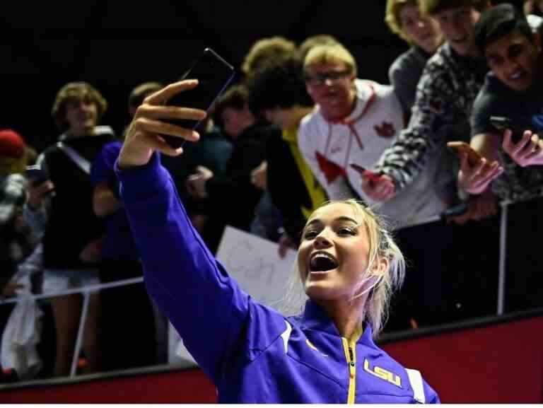 La gymnaste vedette Olivia Dunne engage un garde du corps après avoir été envahie par des fans tapageurs