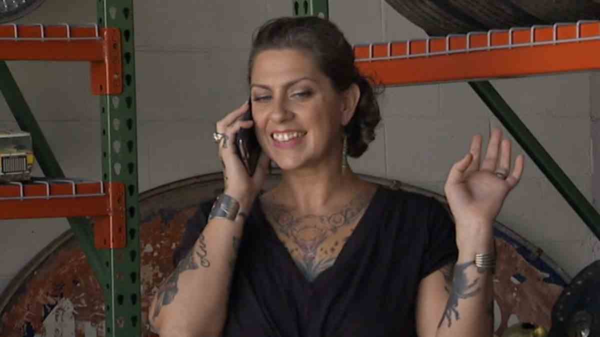 Danielle on phone on American Pickers