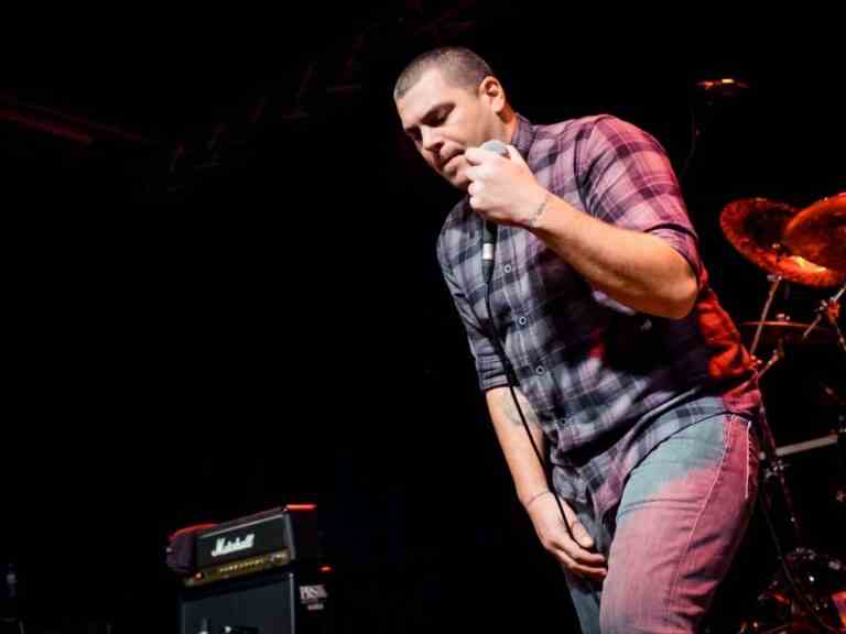 Le chanteur d’Alien Ant Farm, Dryden Mitchell, accusé d’avoir forcé un fan à toucher son entrejambe