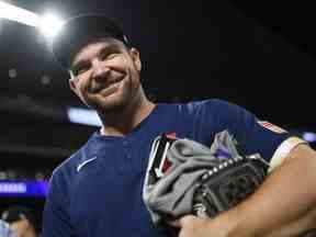 Liam Hendriks des Chicago White Sox regarde après avoir battu la Ligue nationale 5-2 lors du 91e match des étoiles de la MLB au Coors Field le 13 juillet 2021 à Denver, Colorado.