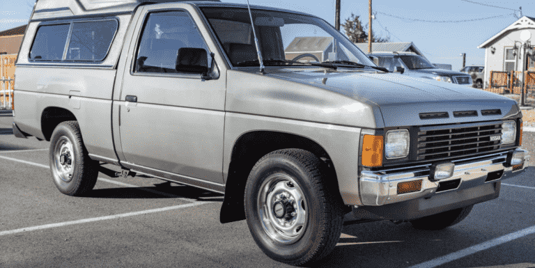 Le pick-up Nissan Hardbody 1987 est notre choix d’enchères pour apporter une remorque