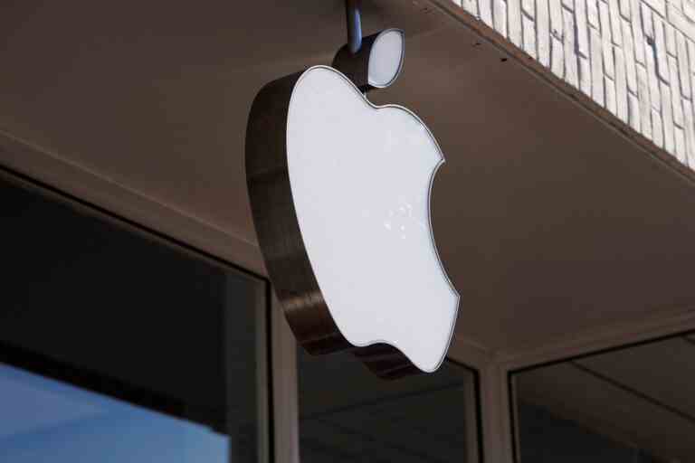 Le régulateur américain du travail affirme qu’Apple a violé les droits des employés avec des règles de travail restrictives