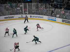 Jack Hughes (#86) mène le New Jersey vers une saison exceptionnelle.