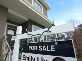 enseigne immobilière est montrée à Calgary.