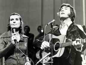 Ian & Sylvia se produisent en 1972.