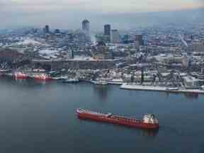 Basé à Montréal, CSL Group Inc., la société mère de Canada Steamship Lines, est un important opérateur de fret dans les Grands Lacs et la Voie maritime du Saint-Laurent avec une flotte de 17 navires.