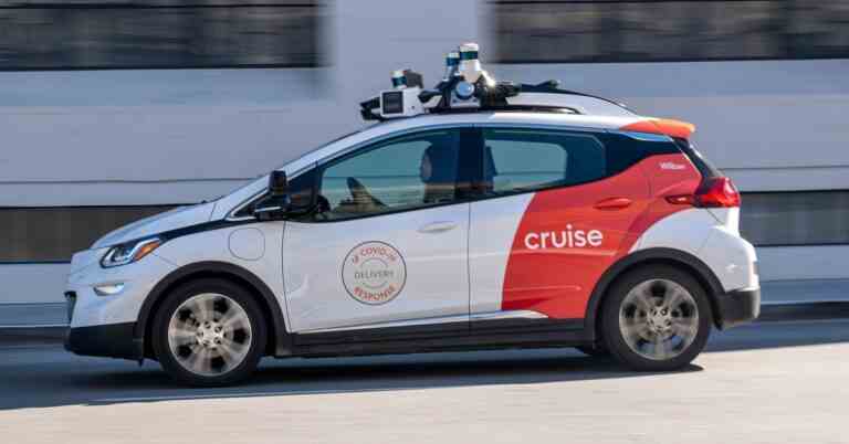 Les responsables de San Francisco veulent que Waymo et Cruise ralentissent le déploiement du robotaxi