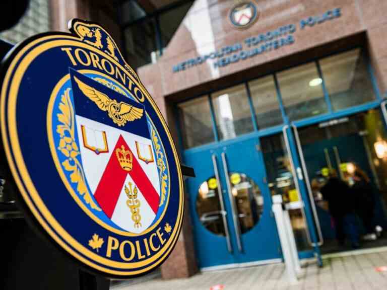 L’homme qui a poussé une femme sur le trottoir de Toronto risque maintenant d’être assassiné après sa mort