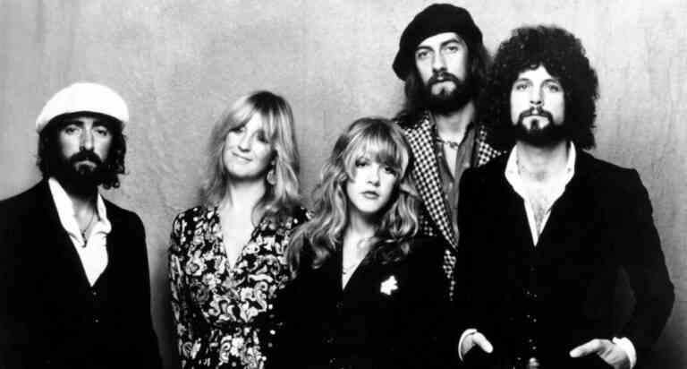 Mick Fleetwood partage son éloge émouvant pour Christine McVie : "Elle nous manque déjà tellement"
	
	
