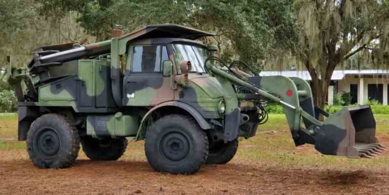 Moteur Ferarri, jouet Land Rover, cheval de bataille Unimog à vendre sur BaT