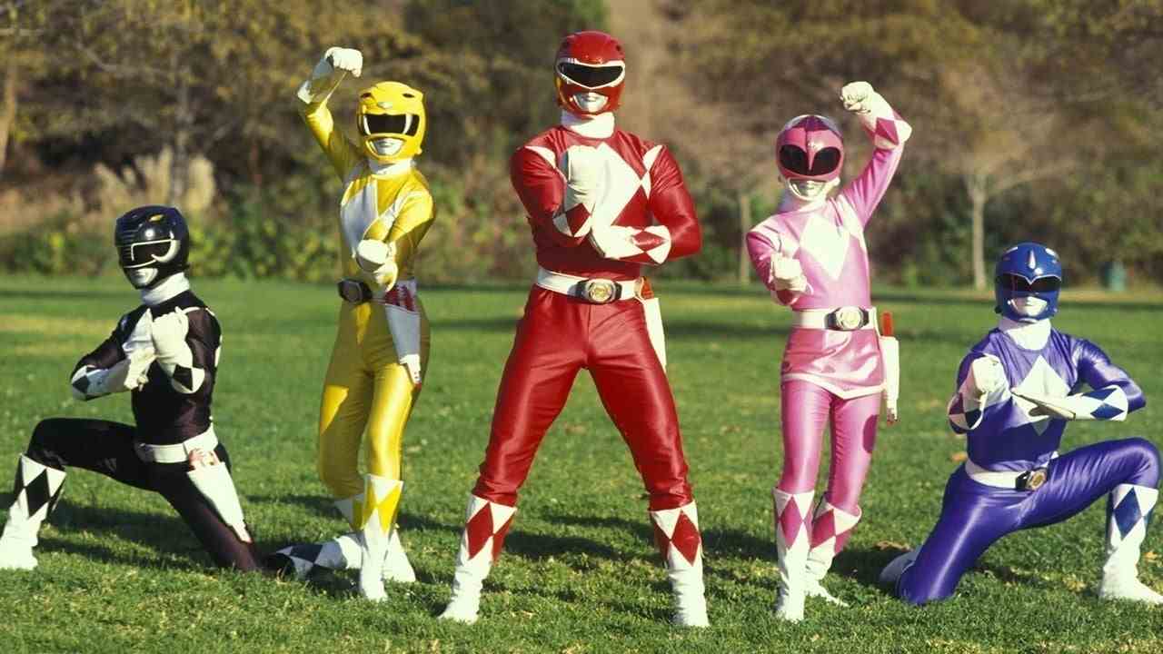 Nouvelles photos de la réunion de Mighty Morphin Power Rangers Netflix révélées avec date de sortie
