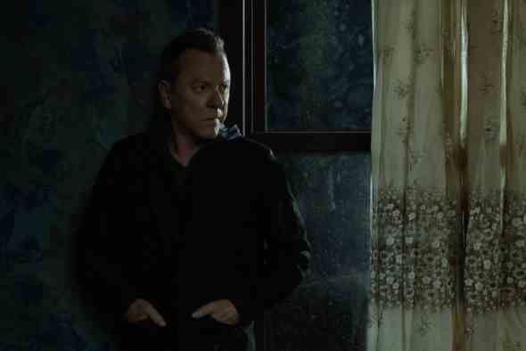 Rabbit Hole: Paramount + fixe la date de la première du drame d'espionnage avec Kiefer Sutherland
