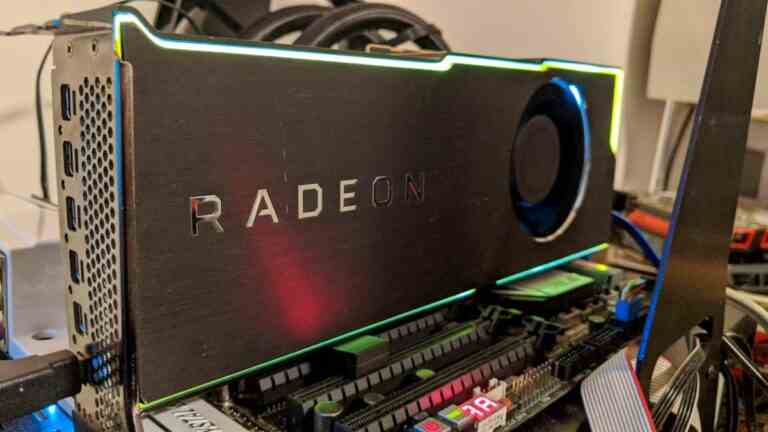 Redditor dévoile le puissant GPU AMD Vega 20 qui n’est jamais arrivé au détail