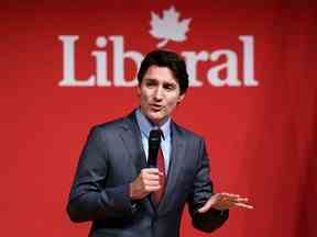 Le premier ministre Justin Trudeau prononce une allocution lors de l'événement des Fêtes du Club Laurier, un événement pour les partisans du Parti libéral du Canada, à Gatineau, au Québec.