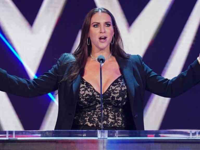 Stephanie McMahon démissionne de la WWE alors que papa Vince revient