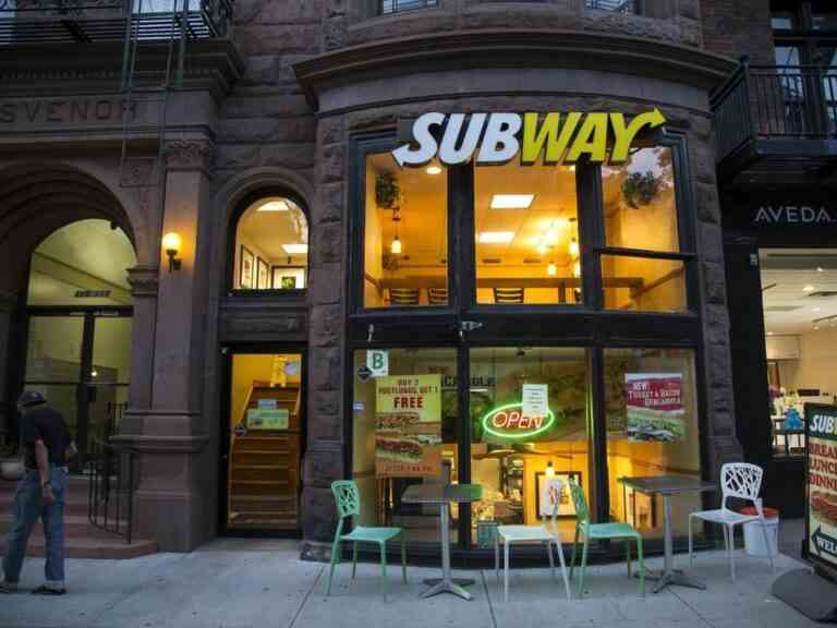 Subway – l’une des plus grandes chaînes de restauration rapide au monde – envisage une vente qui pourrait dépasser les 10 milliards de dollars, selon une source