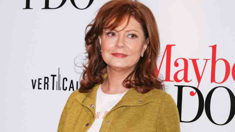 Susan Sarandon est enthousiasmée par la comédie musicale "Thelma & Louise" d'Amanda Seyfried : "Je pense que c'est fabuleux"
	
	
