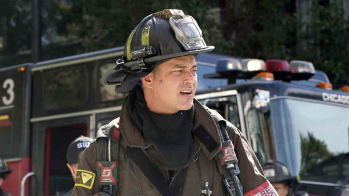 Taylor Kinney de Chicago Fire s'éloigne du drame NBC
