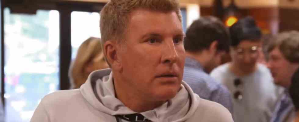 Todd Chrisley appelle l'homme qui l'a accusé d'une liaison homosexuelle un " crapaud " parmi d'autres commentaires de choix dans une nouvelle interview