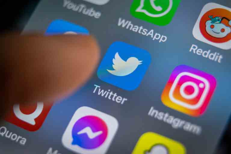 Twitter commence à forcer sa chronologie « Pour vous » de type TikTok sur iOS