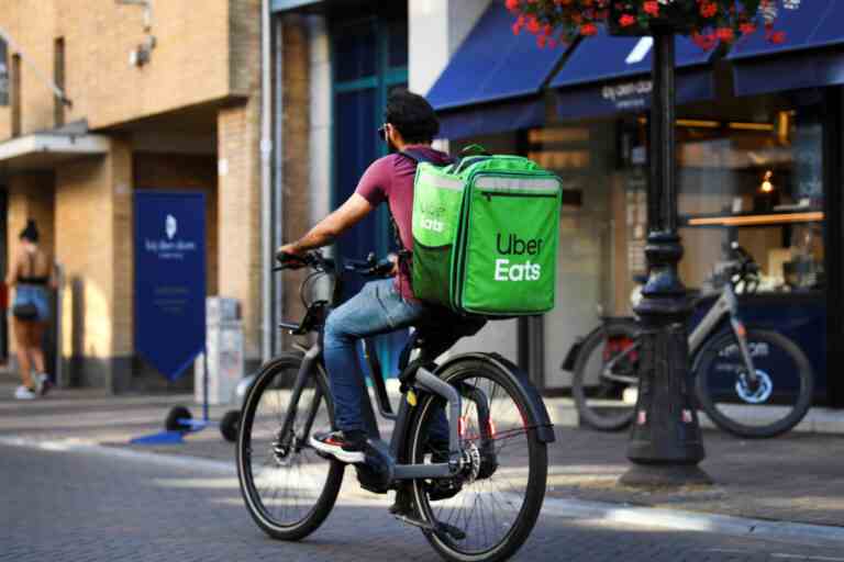 Uber Eats montre désormais aux utilisateurs quelles informations personnelles les coursiers peuvent voir