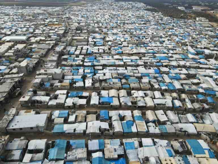 Un juge ordonne au gouvernement fédéral de rapatrier quatre hommes canadiens détenus dans des camps syriens