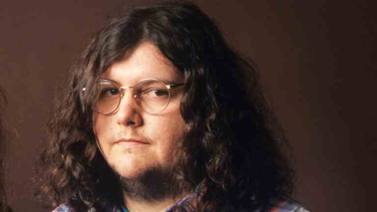 Van Conner, co-fondateur et bassiste de Screaming Trees, décède à 55 ans.
	
	
