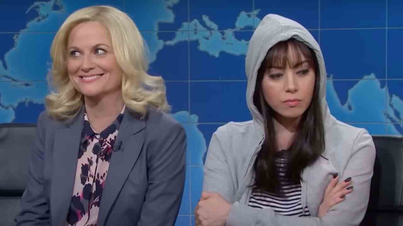 Voir Aubrey Plaza et Amy Poehler faire revivre leurs personnages de parcs et de loisirs sur SNL
