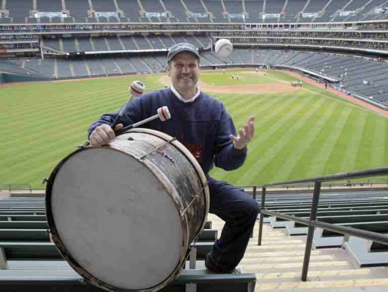 Le batteur qui a diverti les fans de baseball de Cleveland pendant des décennies décède