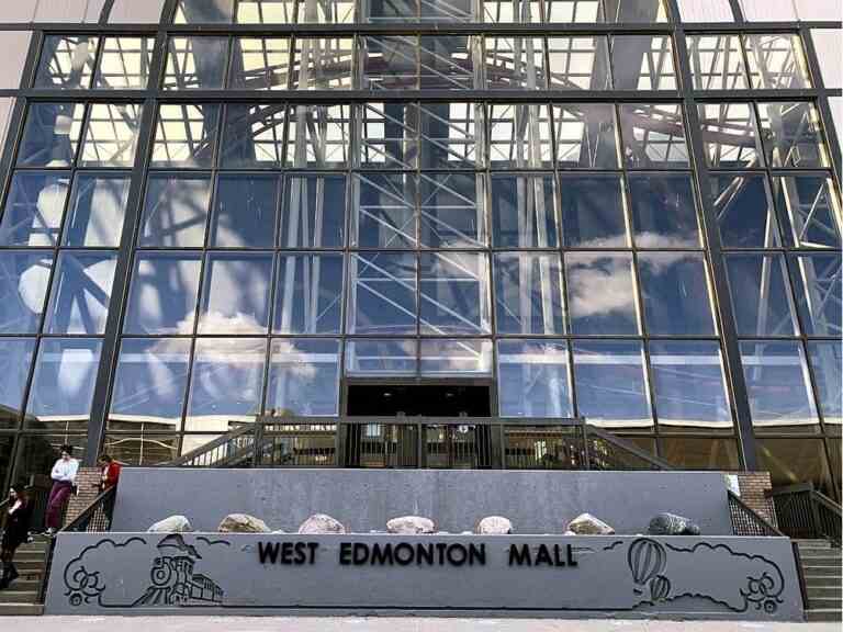 Les montagnes russes Mindbender du West Edmonton Mall ferment leurs portes après 37 ans