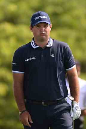 Patrick Reed, des États-Unis, réagit après avoir joué au 8e trou lors de la ronde finale du cinquième jour du Hero Dubai Desert Classic au Emirates Golf Club le 30 janvier 2023 à Dubaï, aux Émirats arabes unis.  (Photo de Ross Kinnaird/Getty Images)