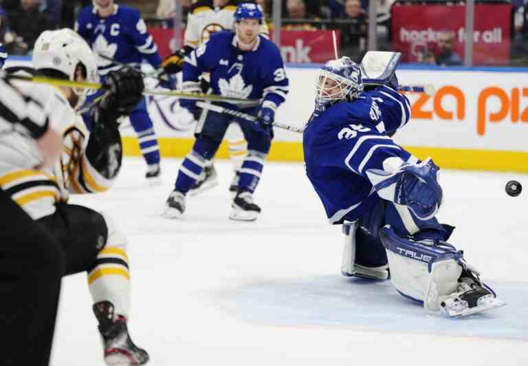 Les Bruins enflammés enterrent les Maple Leafs au classement avec leur dernière victoire