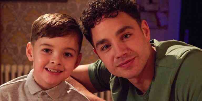 Adam Thomas de Waterloo Road partage une douce vidéo de son fils Teddy réagissant à l'obtention de son rôle

