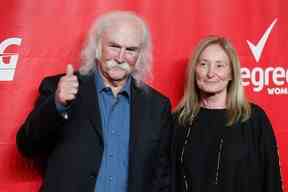 Le chanteur David Crosby et sa femme Jan Dance posent au gala MusiCares Person of the Year 2014 en l'honneur de Carole King à Los Angeles, le 24 janvier 2014.