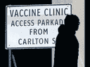 Même les chercheurs qui ont passé des années immergés dans l'espace anti-vax sont surpris par la résistance, déclare Timothy Caulfield, expert en politique de la santé à l'Université de l'Alberta.