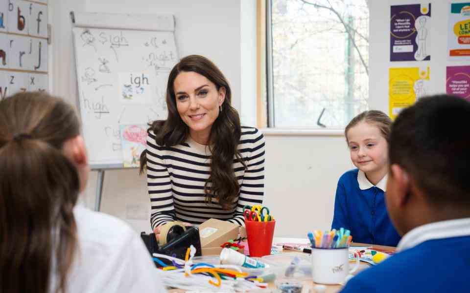 Princesse de Galles avec des élèves de l'école primaire St John's Church of England à Bethnal Green - Kensington Palace / PA Wire