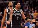 Kyrie Irving # 11 des Brooklyn Nets et Kevin Durant # 7 des Brooklyn Nets plus tôt cette saison.