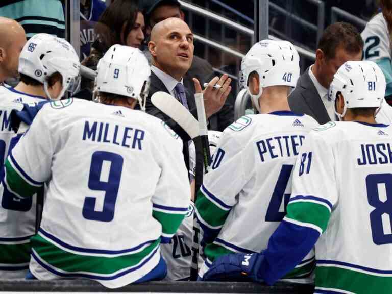 Un road trip exigeant pour les Canucks donnera à Rick Tocchet une meilleure idée de l’équipe