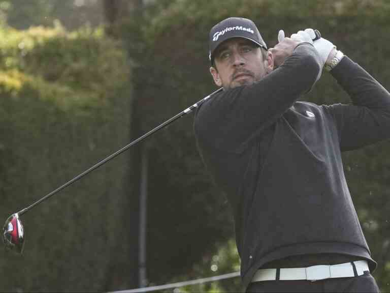 Aaron Rodgers entend les chants des « Raiders » tout en remportant le Pro-Am de Pebble Beach