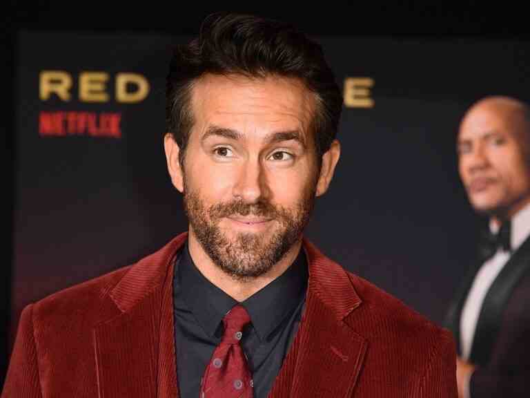 Ryan Reynolds surprend les étudiants en milieu de classe au Seneca College de Toronto