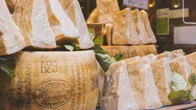 Le parmesan et le parmigiano reggiano sont-ils identiques ?  – LifeSavvy