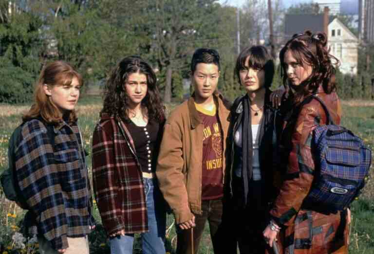 FOXFIRE, Jenny Lewis (left), Jenny Shimizu (center), Angelina Jolie (2nd from right), 1996