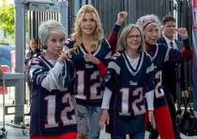 Rita Moreno joue Maura, Jane Fonda joue Trish, Sally Field joue Betty et Lily Tomlin joue Lou dans 80 For Brady.