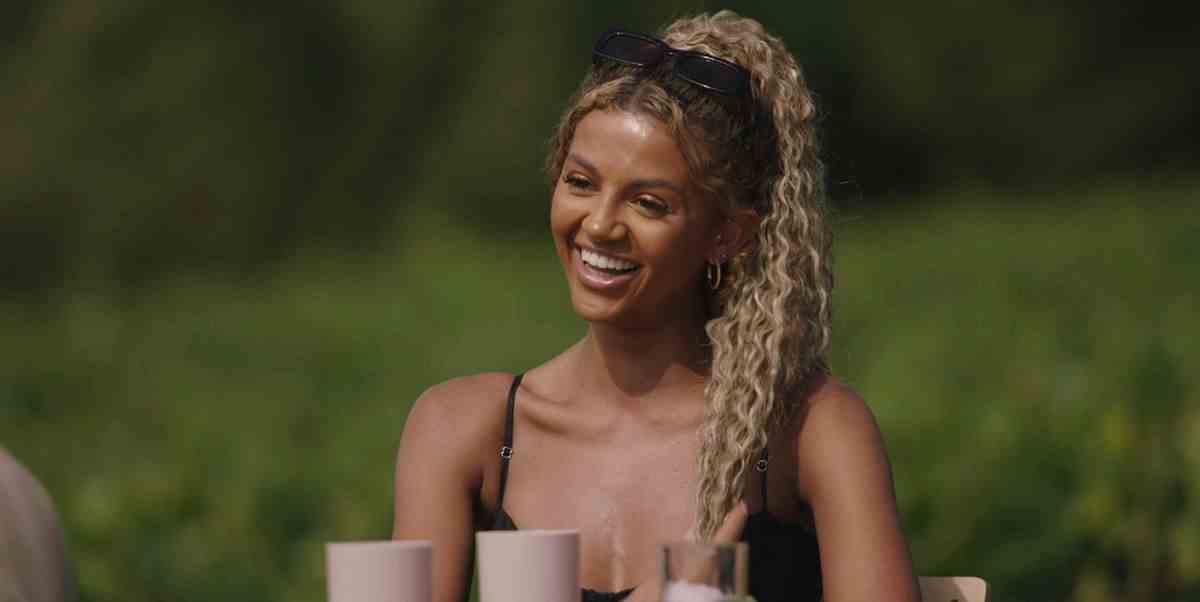 Zara de Love Island répond à la rumeur selon laquelle elle retournerait à la villa cette série

